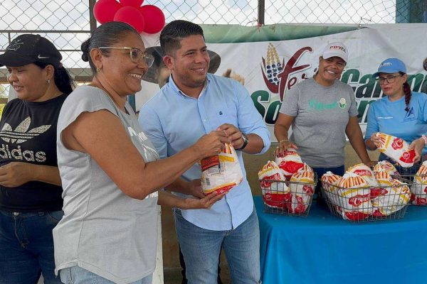 Feria del Campo Soberano llevó alimentos a precios bajos a Macanao