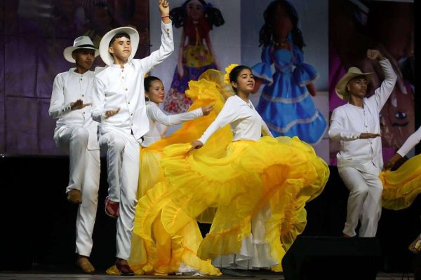 Joropeando en India - Últimas Noticias