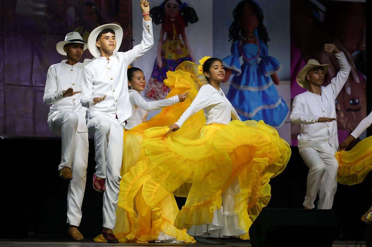 Joropeando en India - Últimas Noticias