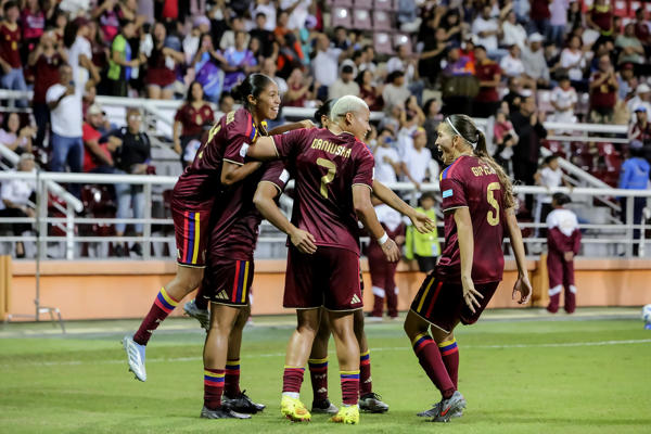 Vinotinto Femenina
