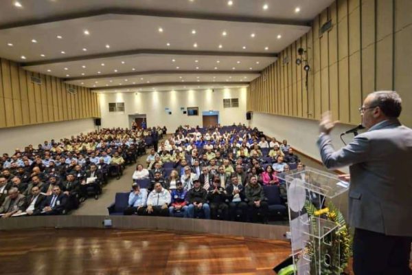 Más de 200 funcionarios policiales son acreditados en investigación penal