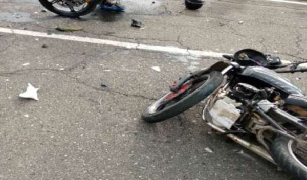 Motorizado muere al chocar contra una vaca