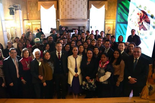 Presidenta de México exigió trato justo para sus connacionales en EEUU