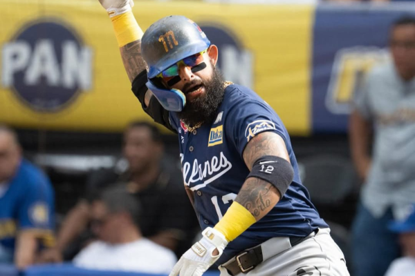 Rougned Odor le apagó la fiesta a Tiburones