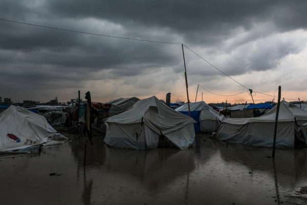 Unrwa: la gente en la Franja de Gaza se está muriendo de frío