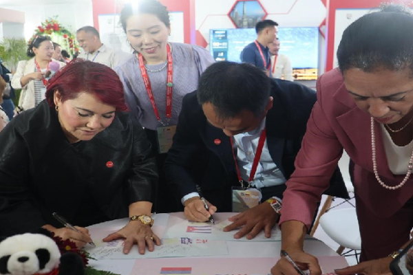 Venezuela, China y Cuba firman acuerdo para afianzar producto multidestino