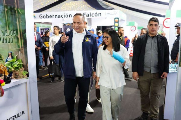 Vicepresidenta: ningún bloqueo puede contra Venezuela