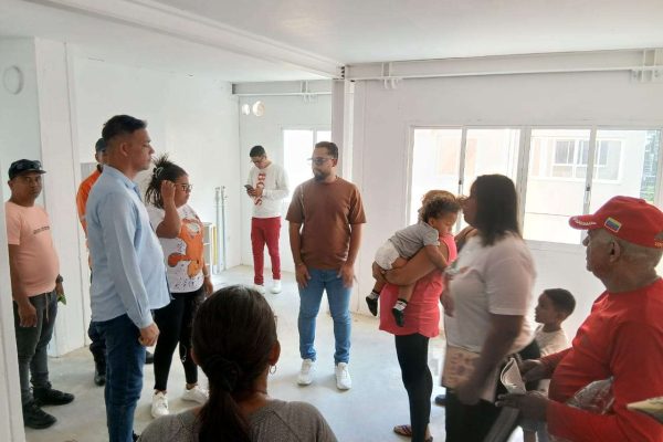 Adjudican apartamentos a víctimas de incendio en Nueva Cúa 