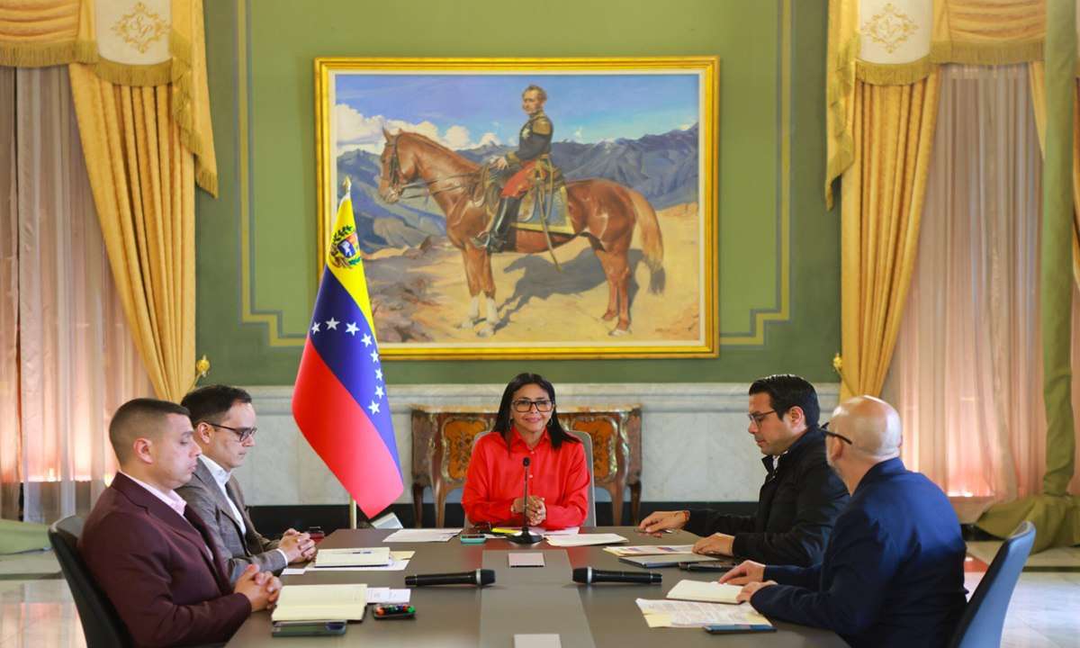 Delcy: las riquezas minerales del país son para el pueblo