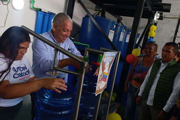 Inaugurada planta potabilizadora en el municipio Plaza en Miranda