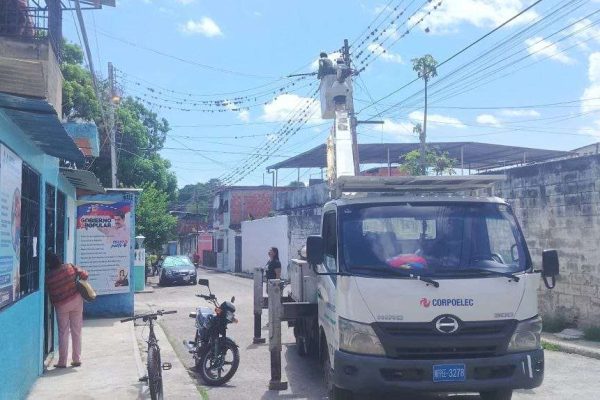 Instaladas luminarias LED en sitios turísticos de Santa Lucía del Tuy 