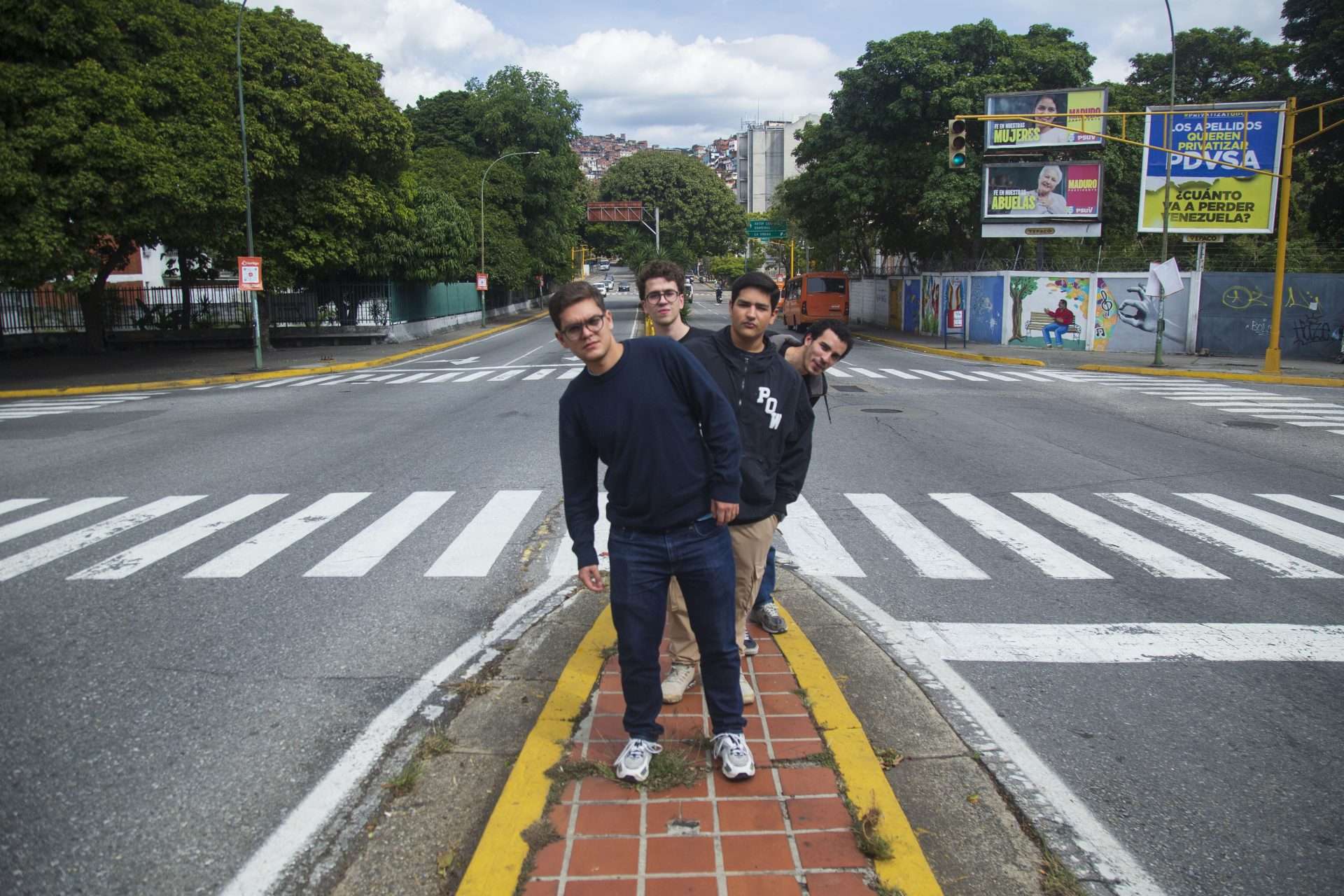 La Cueva Soundsystem combina la nostalgia y el rock explosivo en el disco "La ciudad vacía"