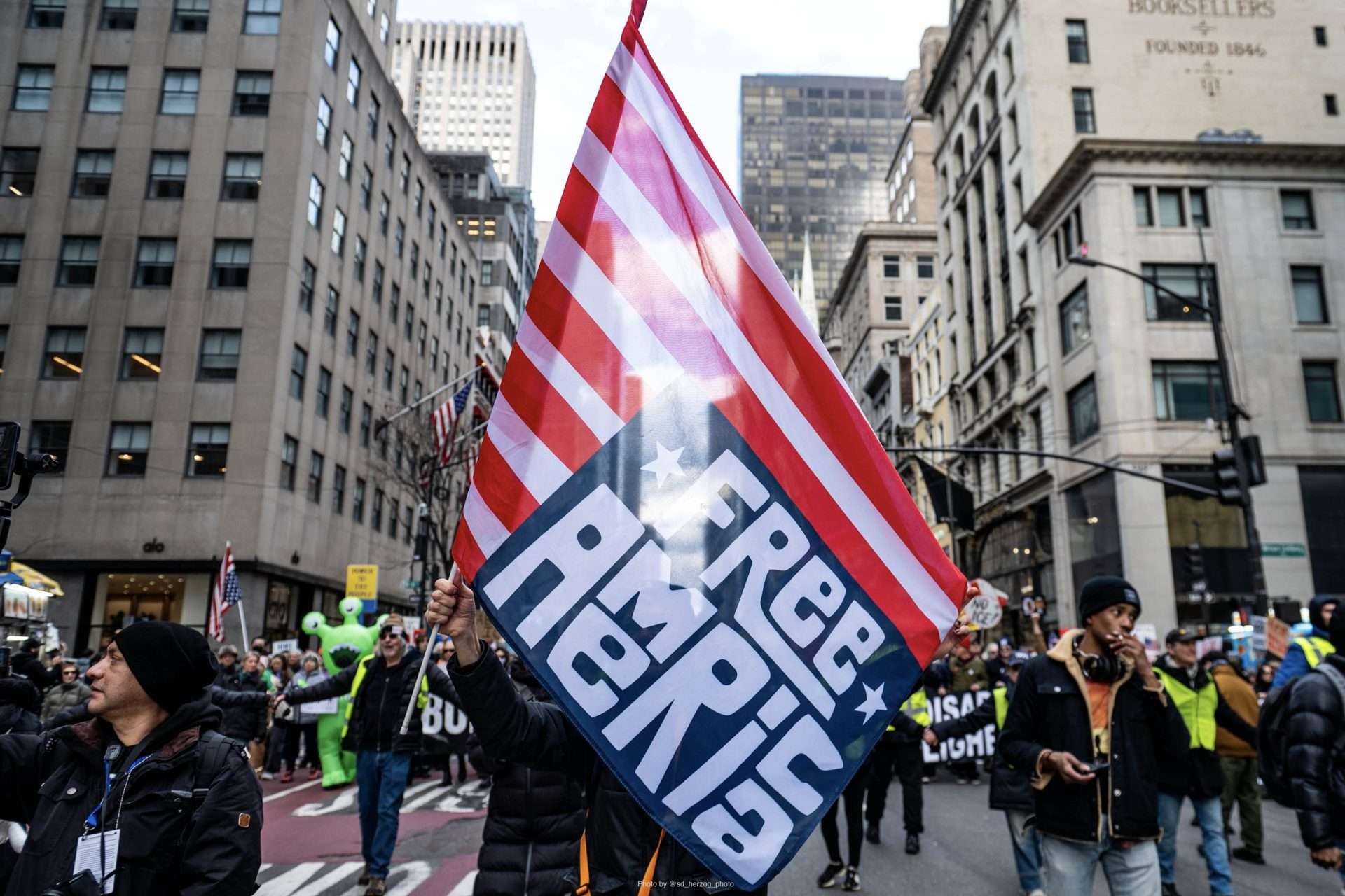 Más de 900 ciudades de EEUU marcharon contra "autoritarismo" de Trump