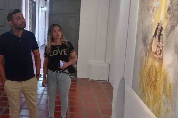 “Pinceladas de devoción sagrada” en honor a la patrona de los larenses