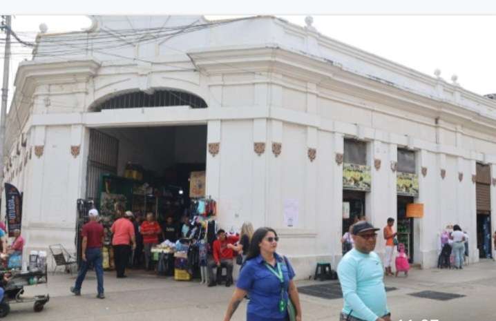 Recuperan mercados municipales de Maracay 