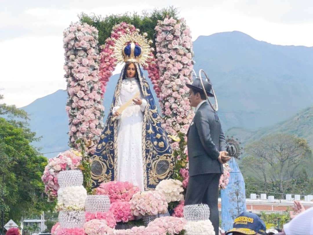 Trujillo se desborda en fe para honrar a Nuestra Señora de la Paz