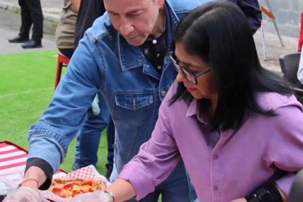 Vicepresidenta resalta el crecimiento del emprendimiento nacional