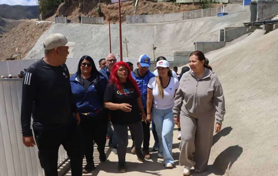 Alcaldesa inspecciona trabajos en el Cementerio General del Sur