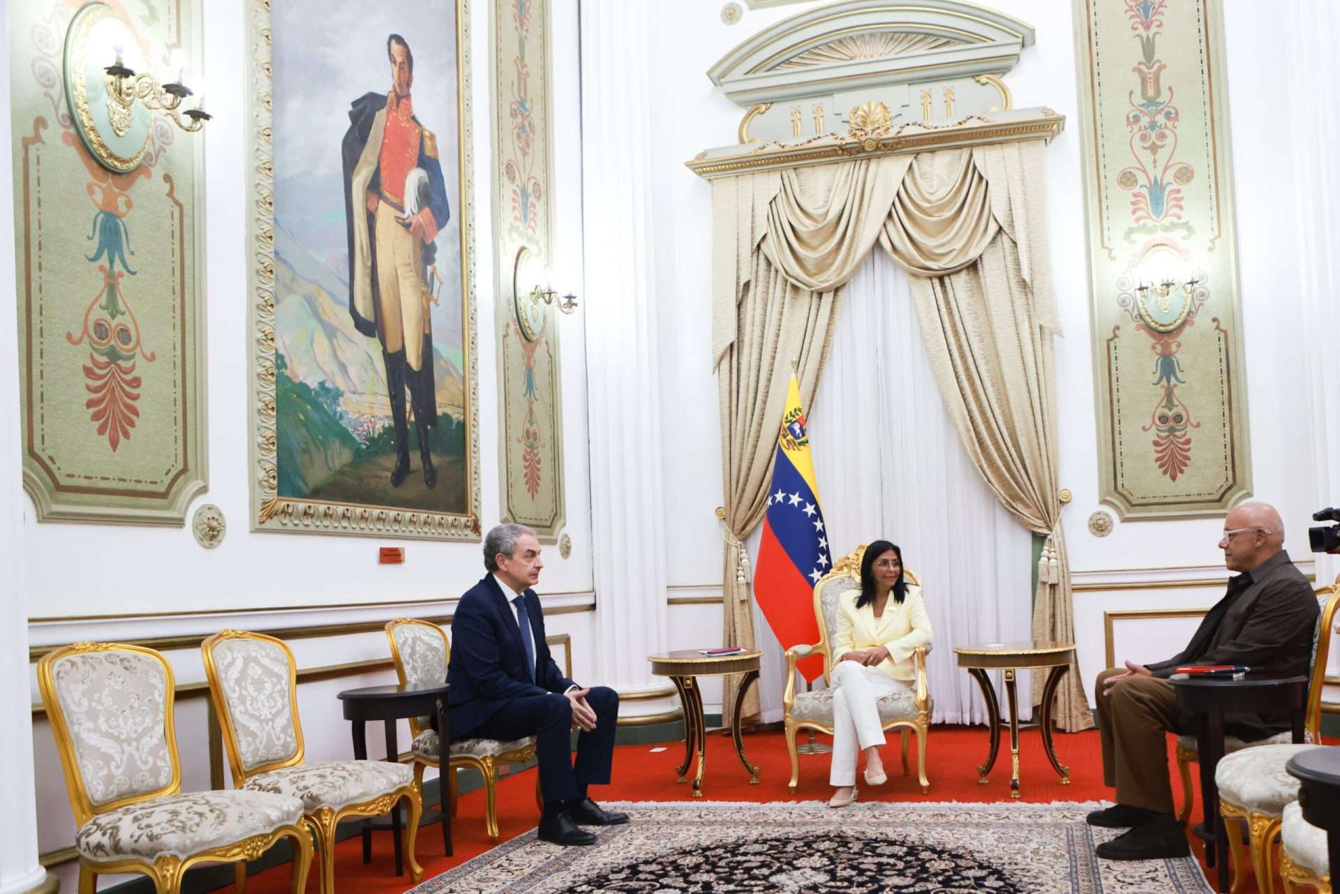 Delcy recibió a Zapatero en el Palacio de Miraflores