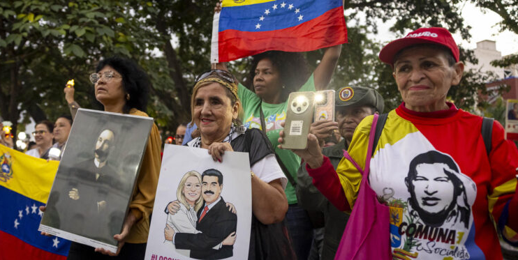 El chavismo marcha en Caracas a un mes del ataque de EEUU y la captura de Nicolás Maduro