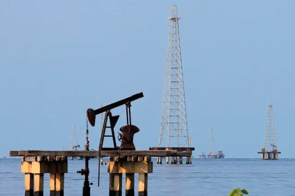 Inversiones petroleras empresas Costa Oriental del Lago