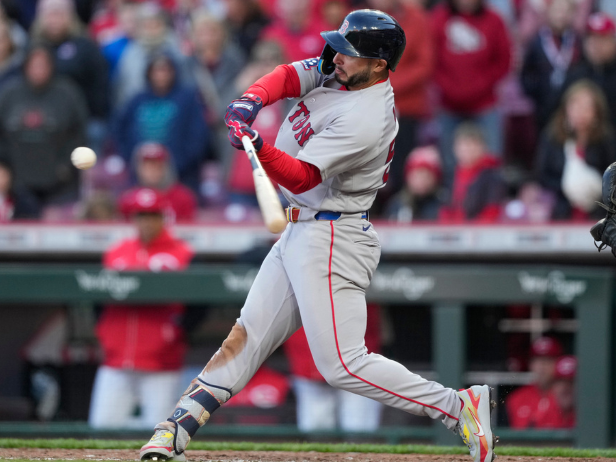 Abreu sacude HR clutch pero Boston cae ante Cincinnati