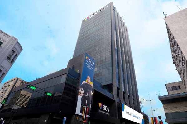 Agencias bancarias abrirán hasta el miércoles y pago del Islr vence el 31-Marzo