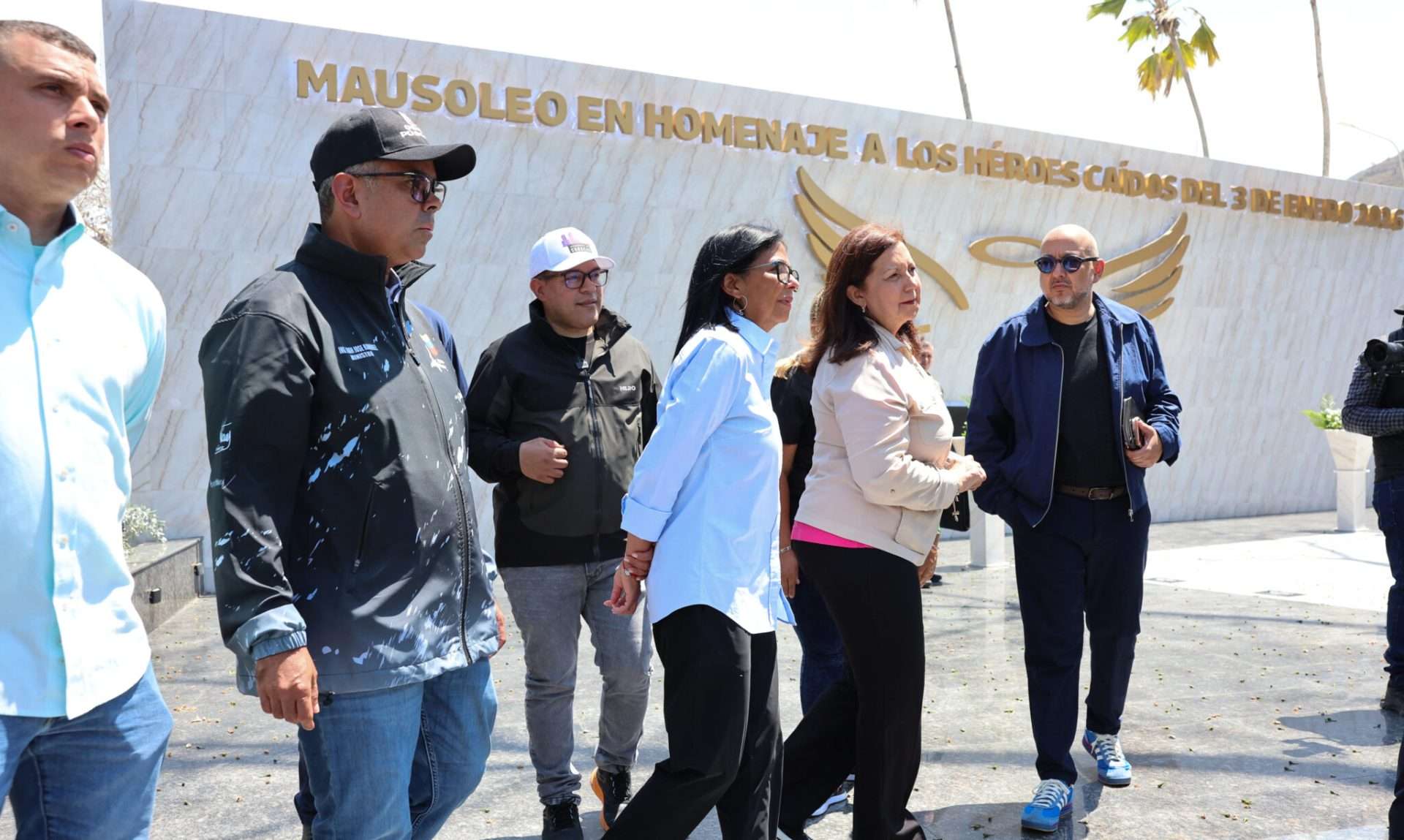 Delcy Rodríguez inaugura monumento a los caídos el 3 de enero