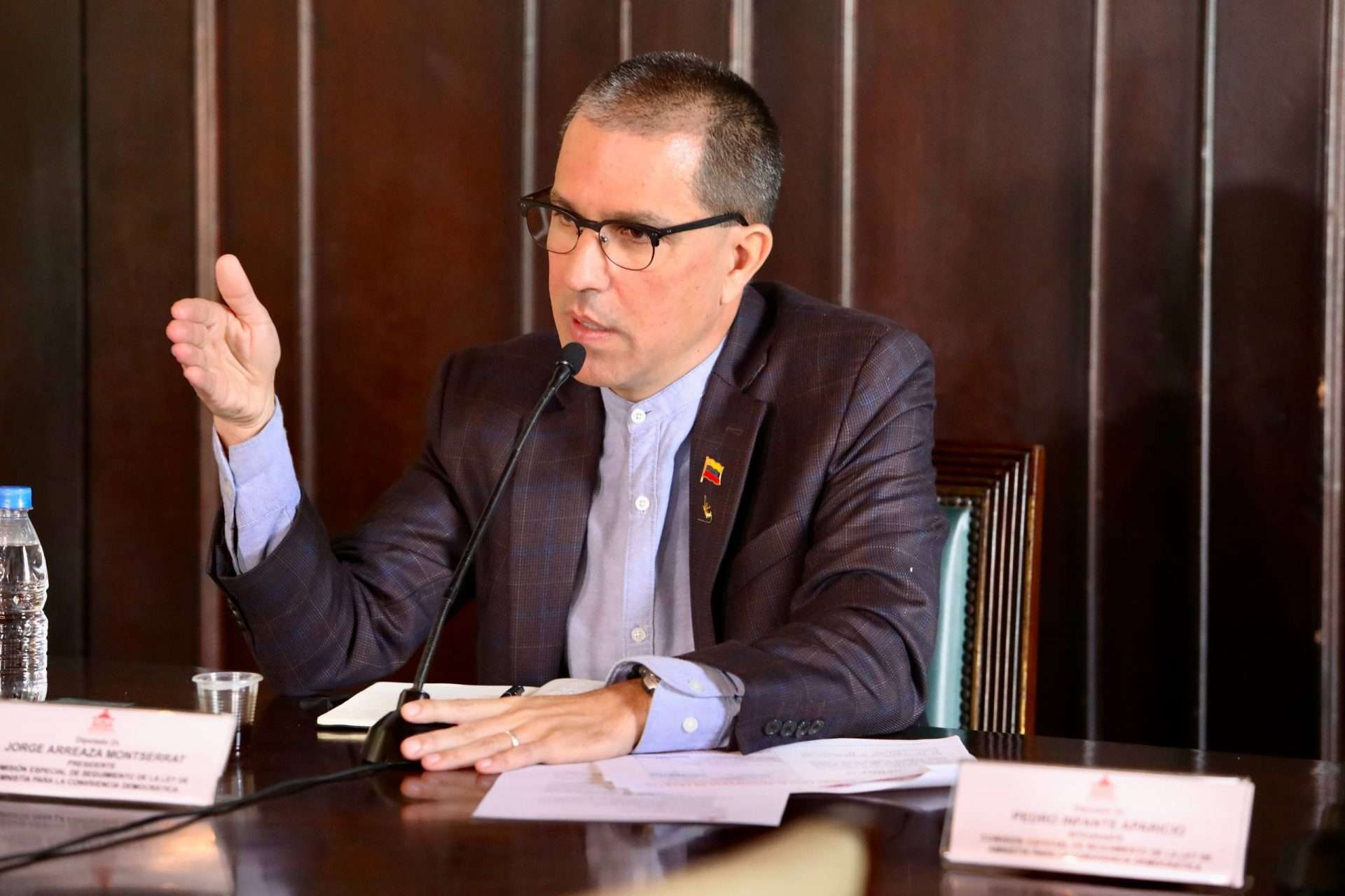 Dictan libertad plena a más de 6.000 personas