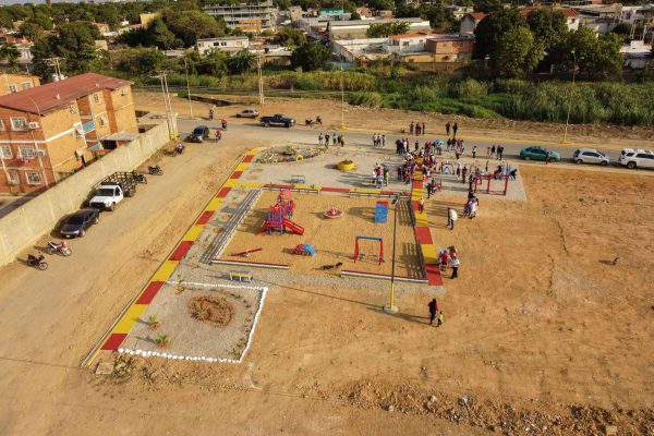 Inauguran parque biosaludable en Barcelona tras ganar Consulta Popular