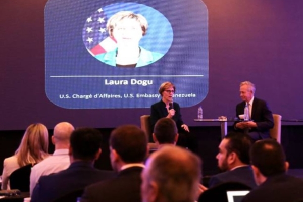 Laura Dogu se reunió con inversionistas estadounidenses en Caracas