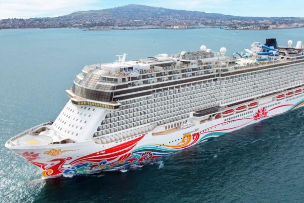 Ministra de Turismo invita a cruceros de EE.UU. a volver a "tocar nuestras costas, nuestros puertos"