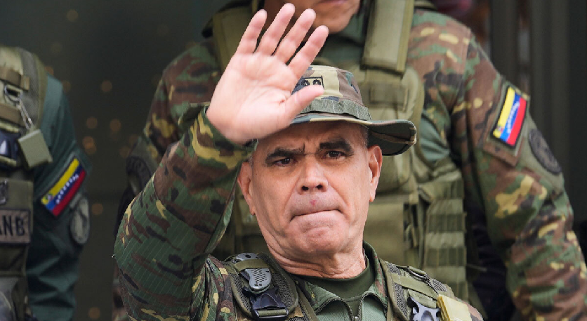 Padrino López dijo que 'hubo decisiones difíciles' durante su gestión como ministro de Defensa