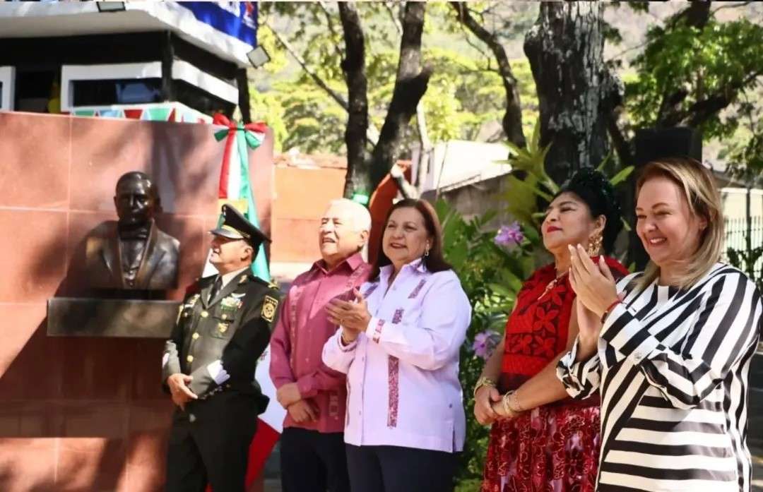 Remozaron Plaza Benito Juárez en la Alta Florida