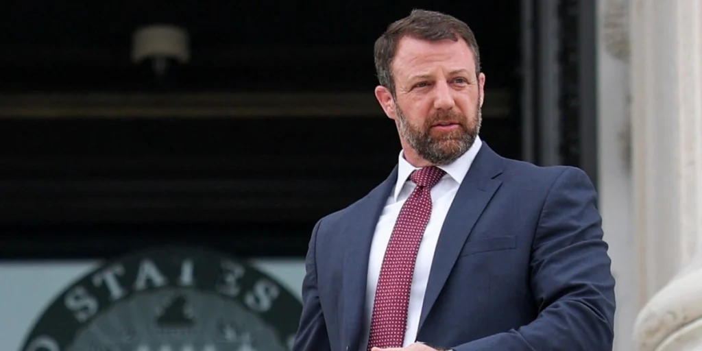 Senado de EEUU confirma a Markwayne Mullin como secretario de Seguridad Nacional