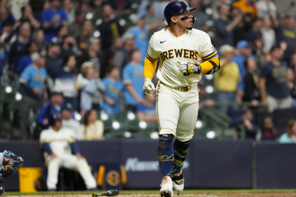 William Contreras conecta su primer cuadrangular de la temporada