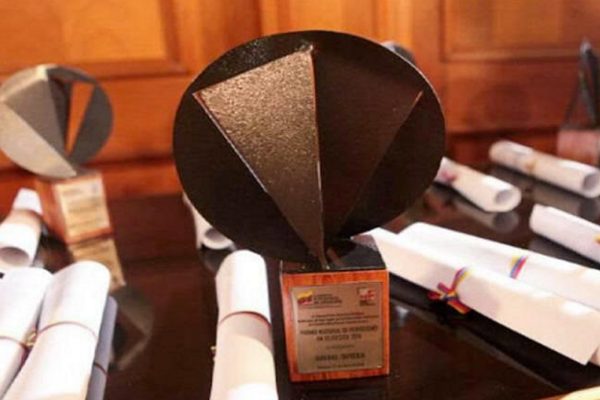 Abierta la convocatoria para el Premio Nacional de Periodismo Simón Bolívar 2026