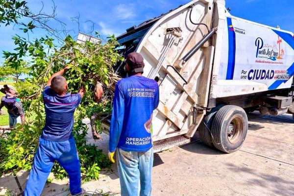 Activan plan integral para la recolección de desechos en Puerto La Cruz
