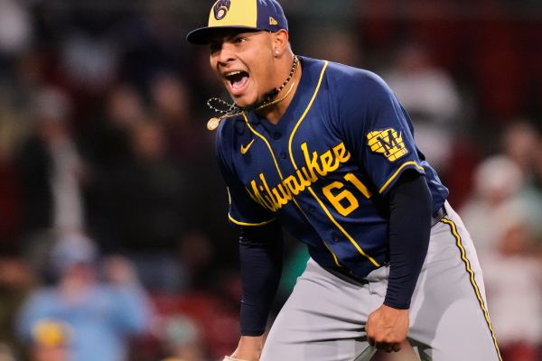 Ángel Zerpa sella su primer salvamento en Grandes Ligas