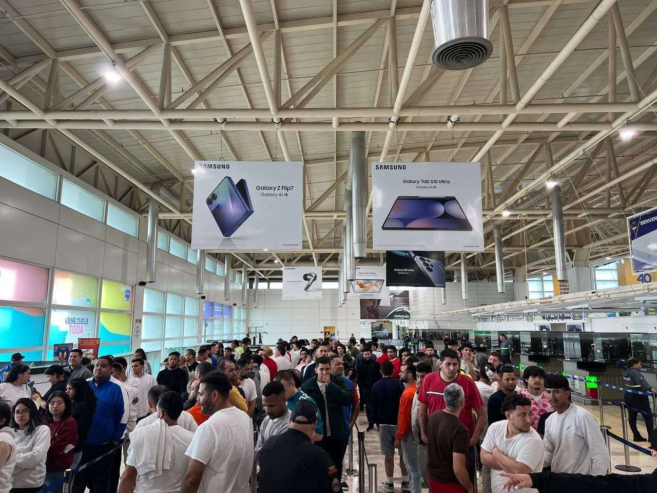 Arriban al país 183 venezolanos repatriados desde Estados Unidos