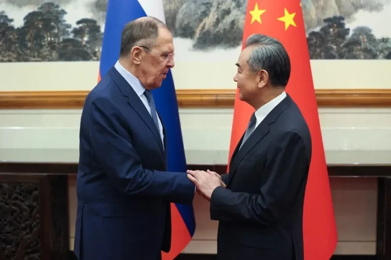 China y Rusia expresan disposición a cooperar por la paz en Oriente Medio