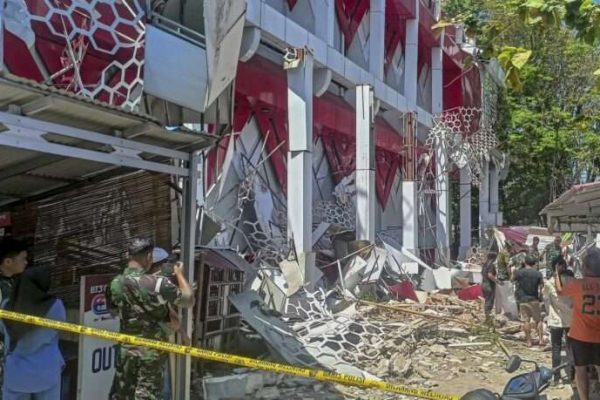Desactivan alerta de tsunami en Indonesia tras fuerte sismo que dejó un fallecido