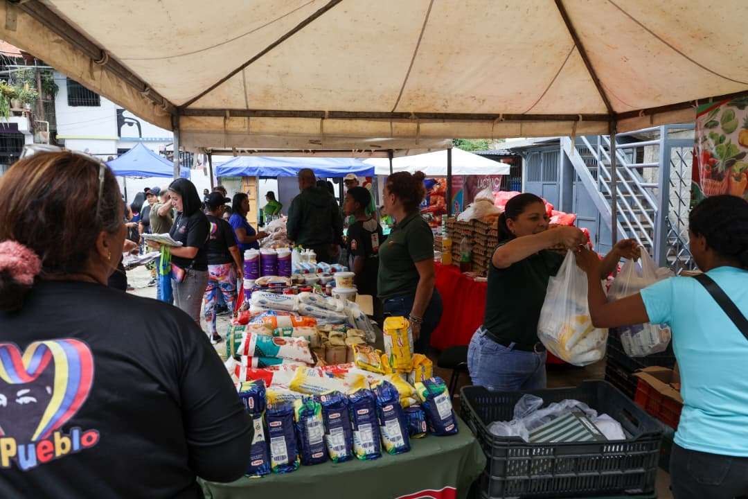 Despliegan jornada de atención social directa en Petare