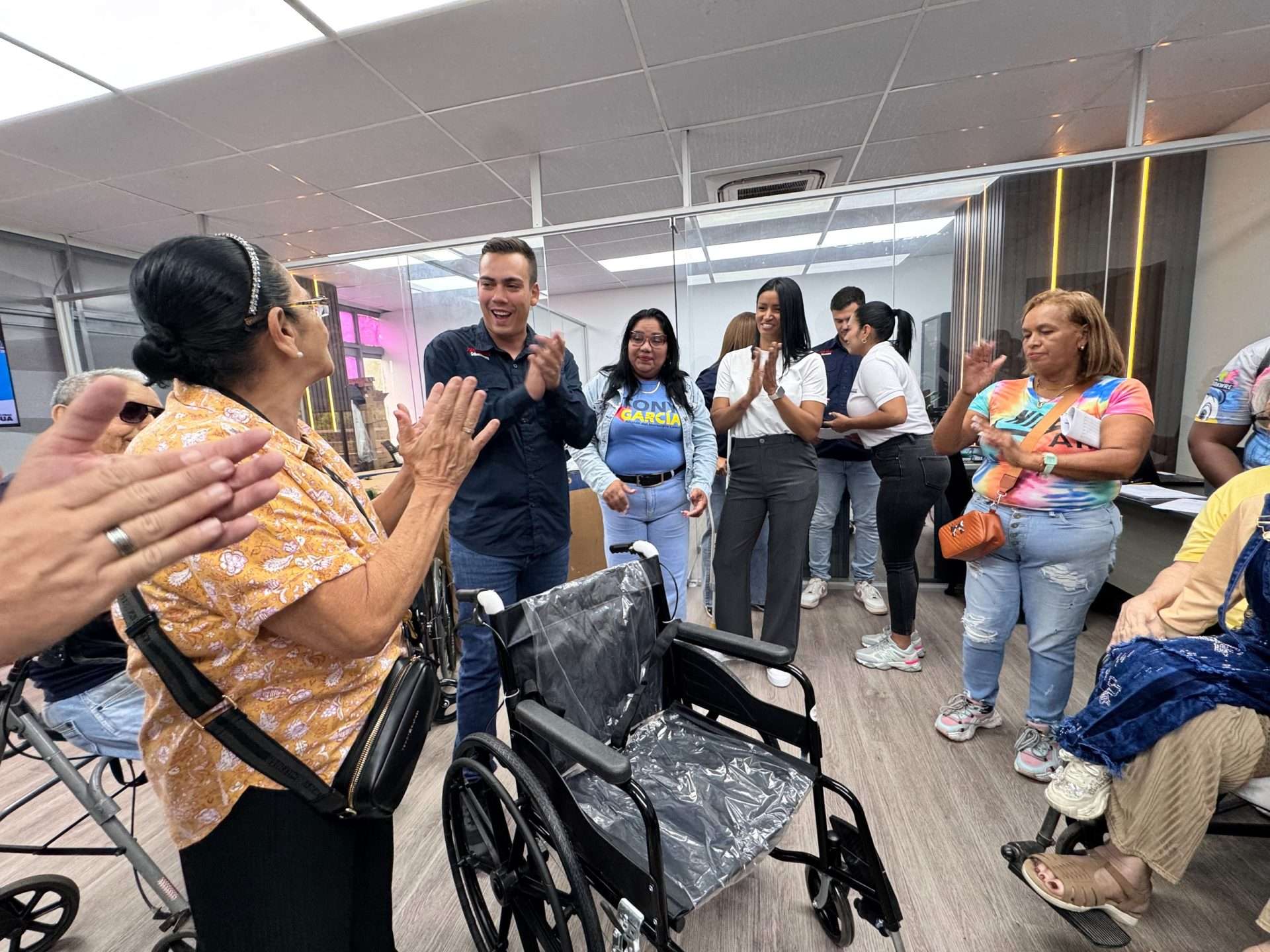 En Aragua entregan ayudas sociales a vecinos de más de 500 comunidades