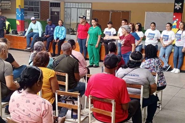 En Guarenas desarrollan programa "Conéctate más con tus hijos"