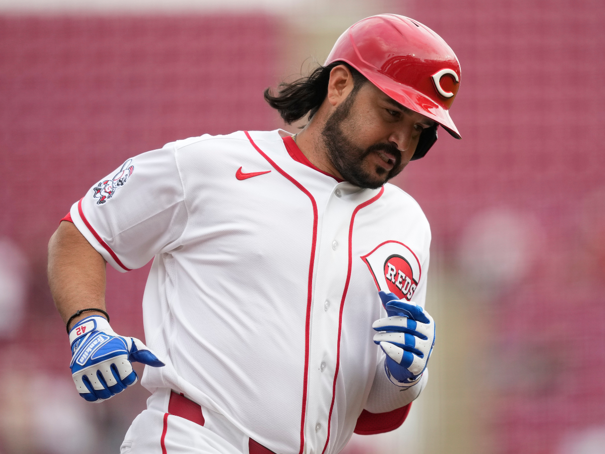 Eugenio Suarez conecta jonrón y Cincinatti sentencia la serie