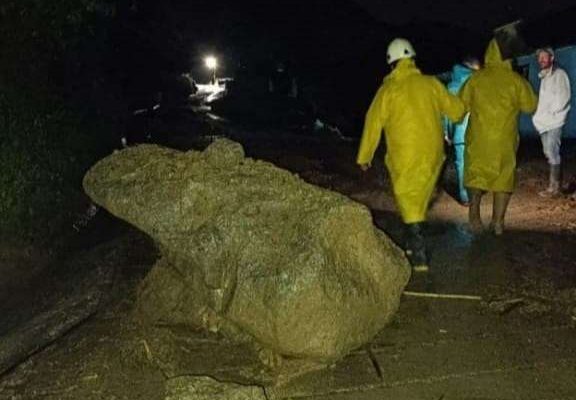 Evacuadas 15 familias en La Grita por crecida de quebrada Las Palmas  