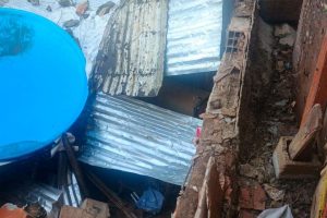 Falla de tanque de agua ocasiona colapso estructural en San Agustín