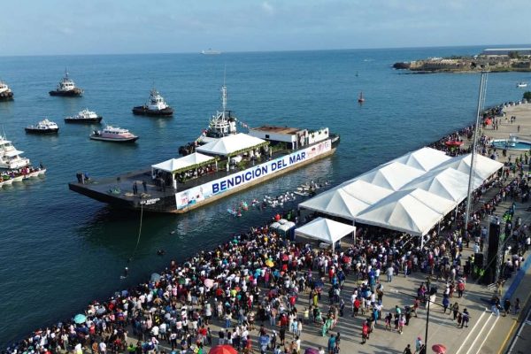 Feligresía asistió masivamente a la Bendición del Mar en Carabobo 