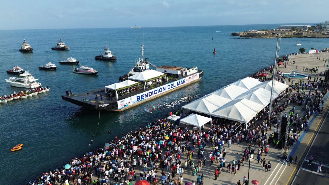 Feligresía asistió masivamente a la Bendición del Mar en Carabobo 